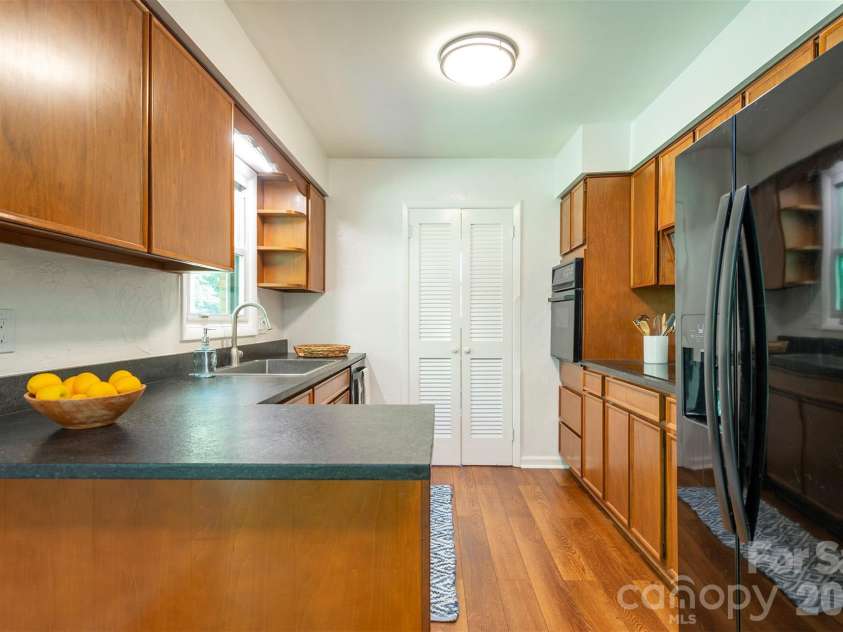 34 Goldmont Street, Black Mountain, NC 28711.  MLS# CAR4380870, YatesRealty ID 29277. 