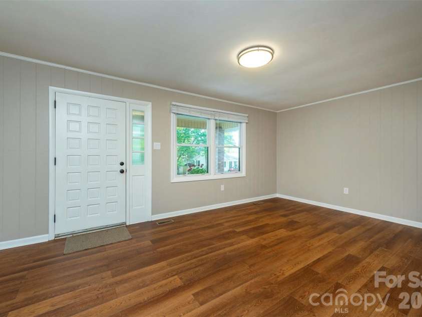 34 Goldmont Street, Black Mountain, NC 28711.  MLS# CAR4380870, YatesRealty ID 29277. 