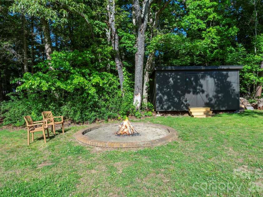 34 Goldmont Street, Black Mountain, NC 28711.  MLS# CAR4380870, YatesRealty ID 29277. 