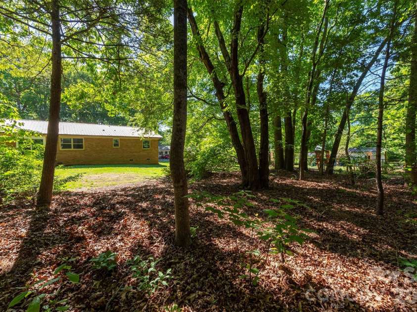 34 Goldmont Street, Black Mountain, NC 28711.  MLS# CAR4380870, YatesRealty ID 29277. 