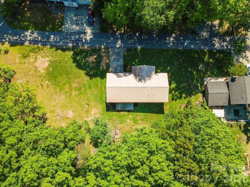 34 Goldmont Street, Black Mountain, NC 28711.  MLS# CAR4380870, YatesRealty ID 29277. 