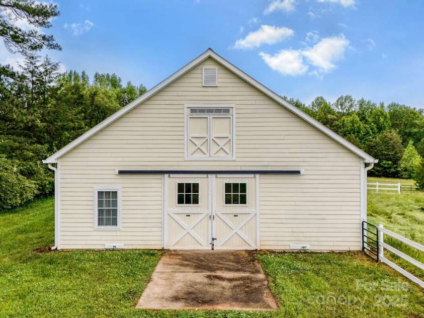 8144 Park Place Road, York, SC 29745.  MLS# CAR4285868, YatesRealty ID 29277. 