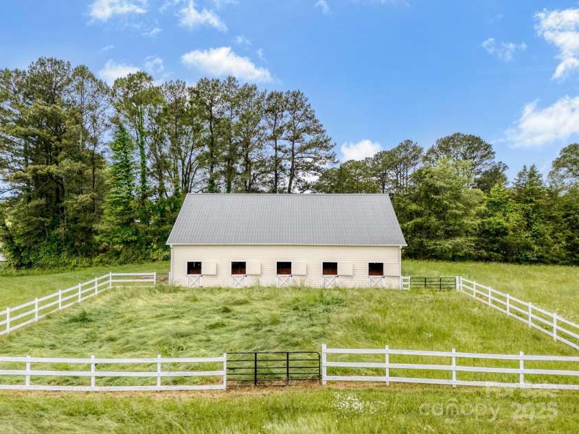 8144 Park Place Road, York, SC 29745.  MLS# CAR4285868, YatesRealty ID 29277. 
