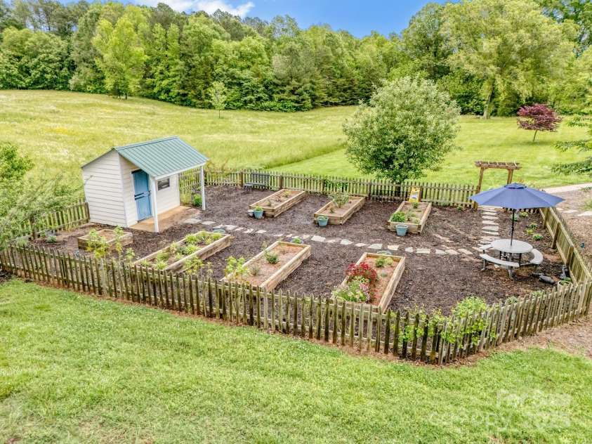 8144 Park Place Road, York, SC 29745.  MLS# CAR4285868, YatesRealty ID 29277. 