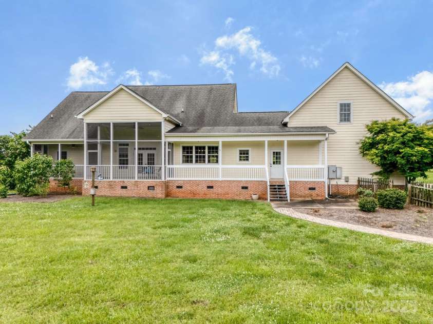 8144 Park Place Road, York, SC 29745.  MLS# CAR4285868, YatesRealty ID 29277. 