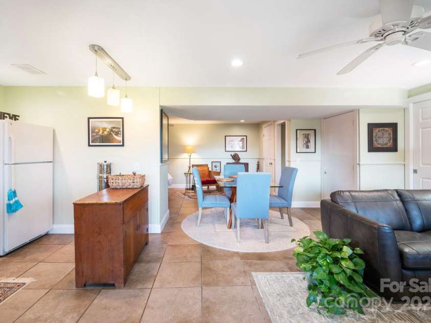 31 Skyland Circle, Asheville, NC 28804.  MLS# CAR4284823, YatesRealty ID 29278. Lower level apartment