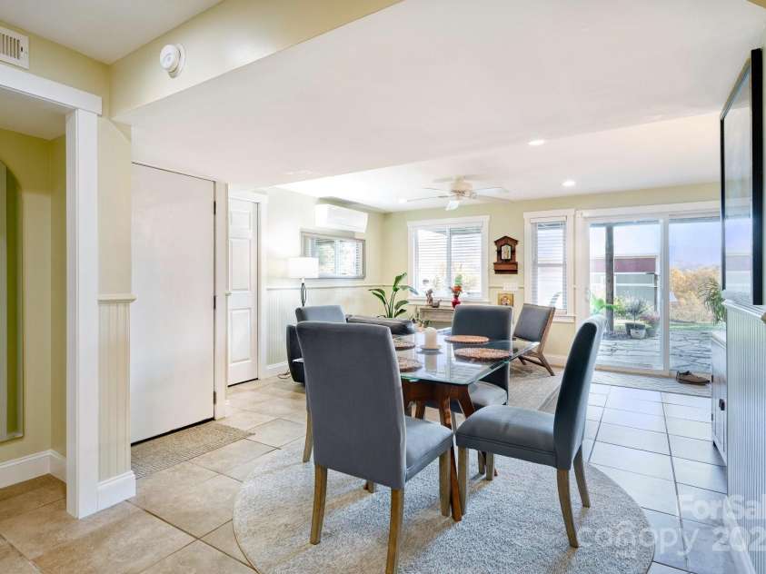31 Skyland Circle, Asheville, NC 28804.  MLS# CAR4284823, YatesRealty ID 29278. Spacious with room for a dining table (former tenant furnishings)