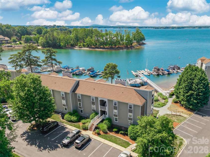 20417 Harborgate Court, Cornelius, NC 28031.  MLS# CAR4382571, YatesRealty ID 29279. 
