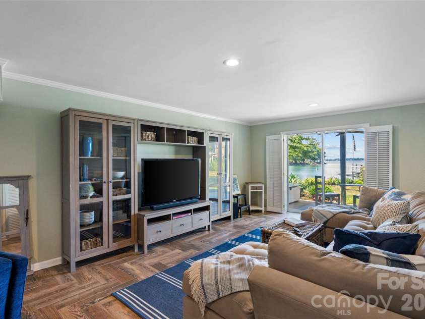 20417 Harborgate Court, Cornelius, NC 28031.  MLS# CAR4382571, YatesRealty ID 29279. 