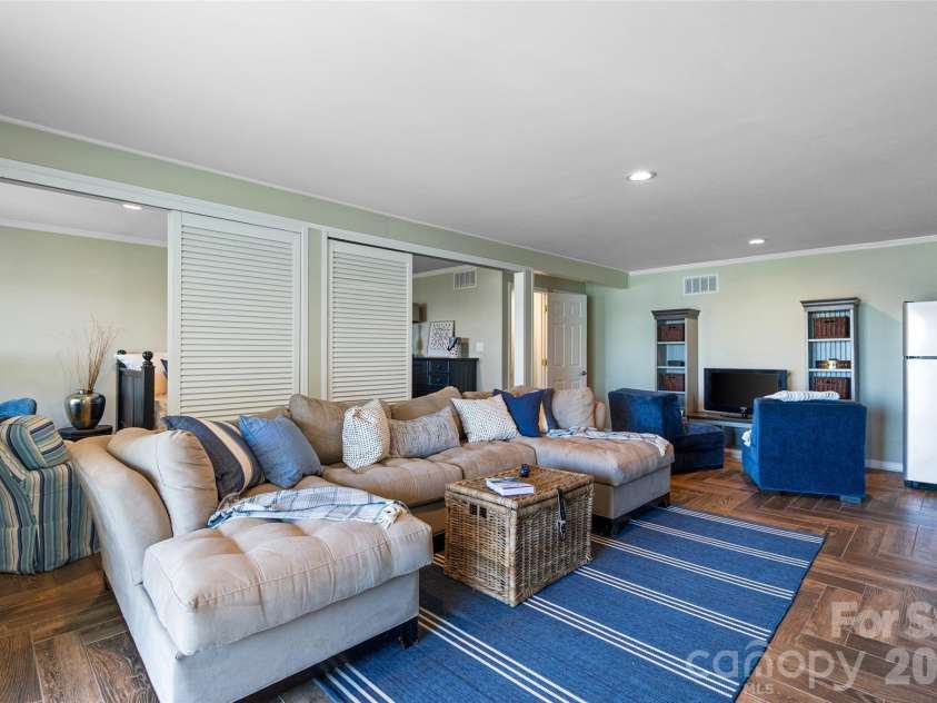 20417 Harborgate Court, Cornelius, NC 28031.  MLS# CAR4382571, YatesRealty ID 29279. 