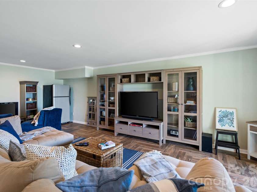 20417 Harborgate Court, Cornelius, NC 28031.  MLS# CAR4382571, YatesRealty ID 29279. 