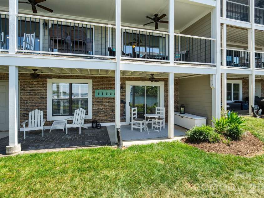 20417 Harborgate Court, Cornelius, NC 28031.  MLS# CAR4382571, YatesRealty ID 29279. 