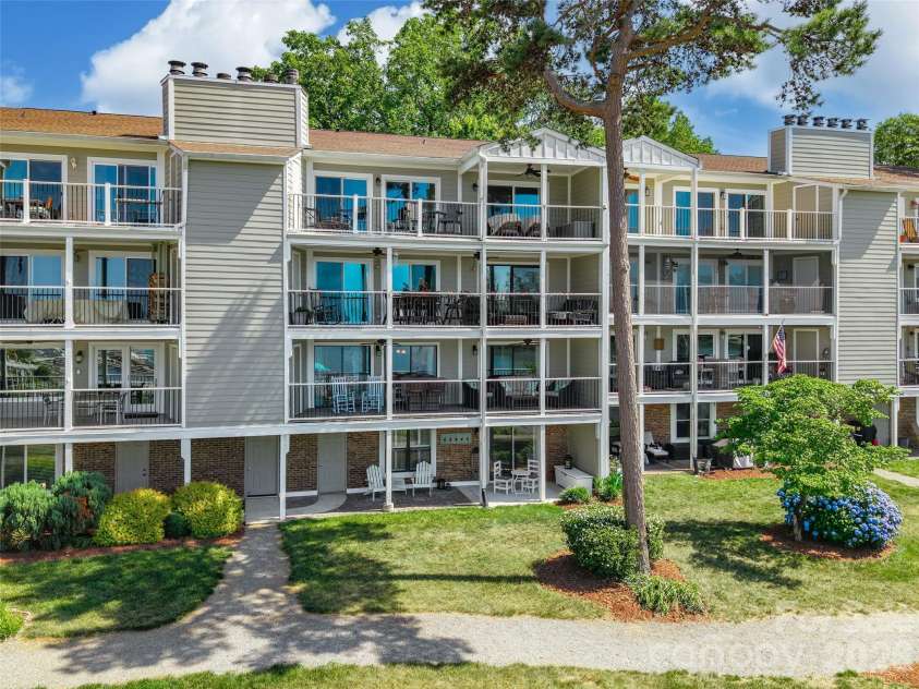 20417 Harborgate Court, Cornelius, NC 28031.  MLS# CAR4382571, YatesRealty ID 29279. 