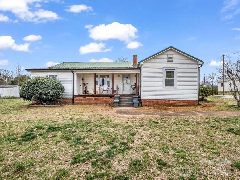 127 Walker Street, Forest City, NC 28043.  MLS# CAR4234211, YatesRealty ID 2928. 