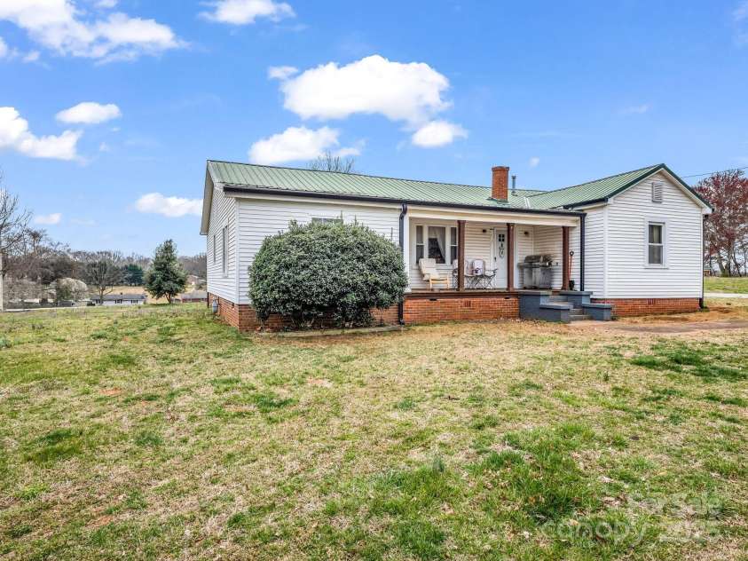 127 Walker Street, Forest City, NC 28043.  MLS# CAR4234211, YatesRealty ID 2928. 