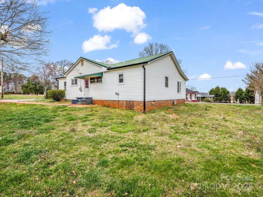 127 Walker Street, Forest City, NC 28043.  MLS# CAR4234211, YatesRealty ID 2928. 