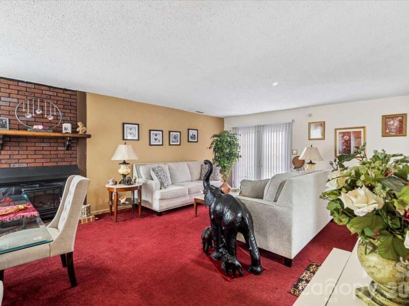 6123 Honeysuckle Lane, Charlotte, NC 28212.  MLS# CAR4346126, YatesRealty ID 2928. 