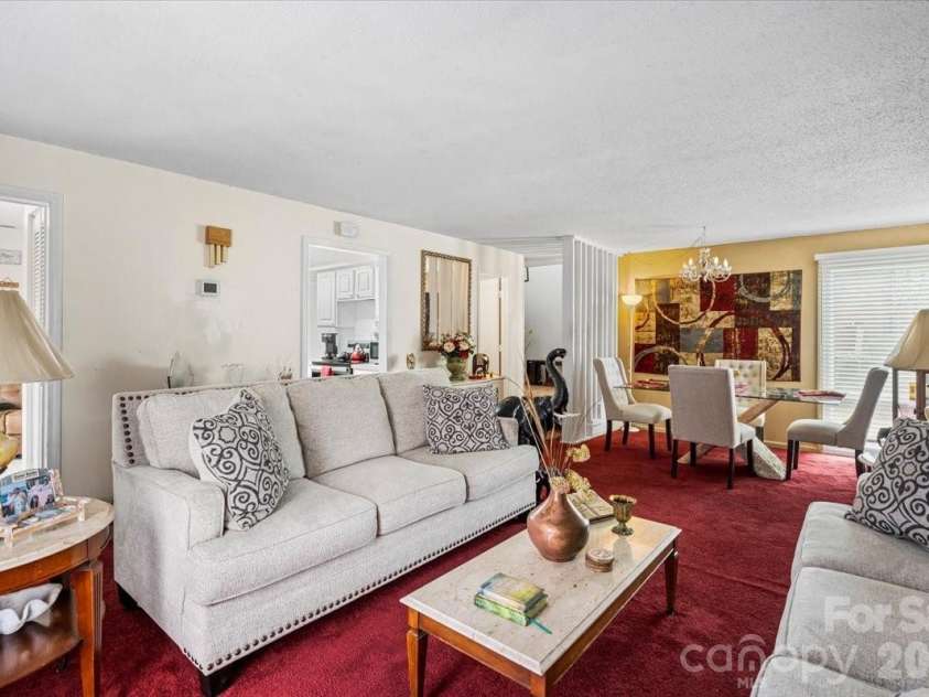 6123 Honeysuckle Lane, Charlotte, NC 28212.  MLS# CAR4346126, YatesRealty ID 2928. 