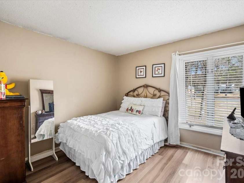 6123 Honeysuckle Lane, Charlotte, NC 28212.  MLS# CAR4346126, YatesRealty ID 2928. 