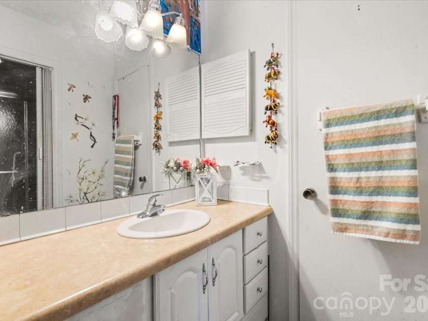 6123 Honeysuckle Lane, Charlotte, NC 28212.  MLS# CAR4346126, YatesRealty ID 2928. 