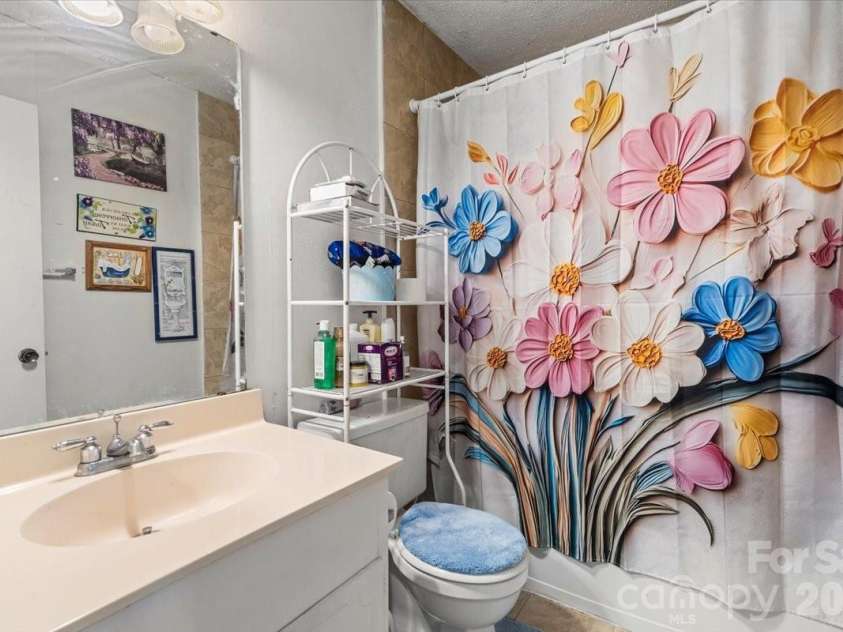 6123 Honeysuckle Lane, Charlotte, NC 28212.  MLS# CAR4346126, YatesRealty ID 2928. 
