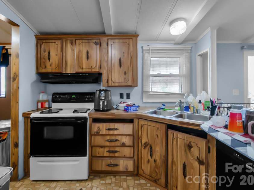 839 Westwind Drive, Fort Mill, SC 29707.  MLS# CAR4338736, YatesRealty ID 2928. 