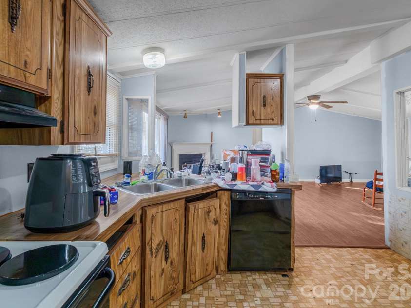 839 Westwind Drive, Fort Mill, SC 29707.  MLS# CAR4338736, YatesRealty ID 2928. 