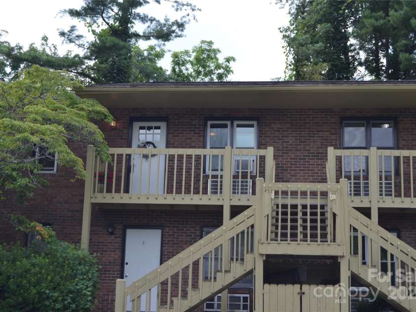 380 Corbly Drive, Hendersonville, NC 28739.  MLS# CAR4278581, YatesRealty ID 29280. Front View