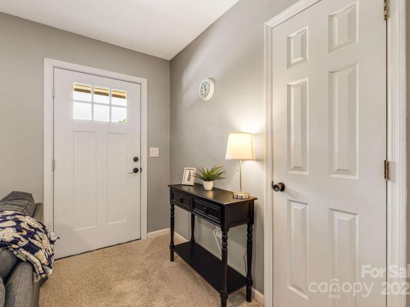380 Corbly Drive, Hendersonville, NC 28739.  MLS# CAR4304300, YatesRealty ID 29280. 