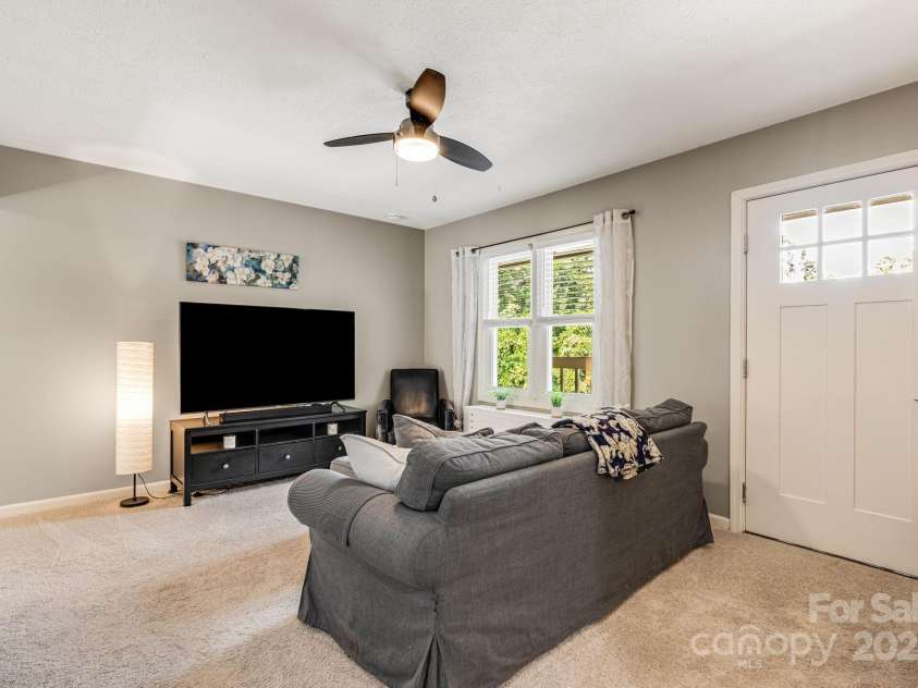380 Corbly Drive, Hendersonville, NC 28739.  MLS# CAR4304300, YatesRealty ID 29280. 