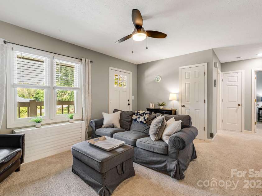 380 Corbly Drive, Hendersonville, NC 28739.  MLS# CAR4304300, YatesRealty ID 29280. 