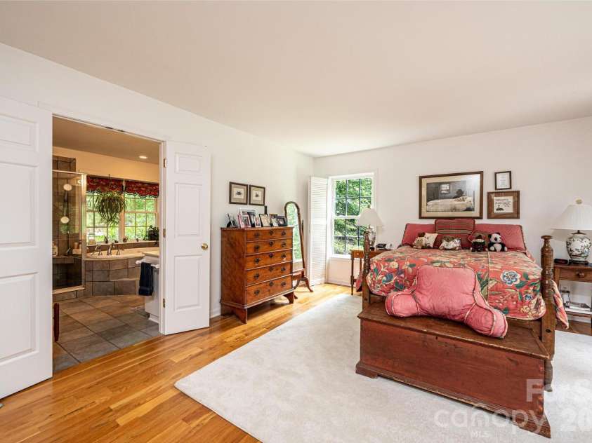 6889 Greedy Highway, Hickory, NC 28602.  MLS# CAR4388292, YatesRealty ID 29280. 