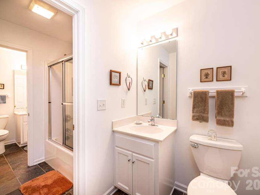 6889 Greedy Highway, Hickory, NC 28602.  MLS# CAR4388292, YatesRealty ID 29280. 