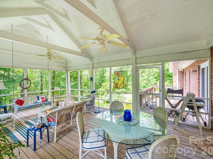 6889 Greedy Highway, Hickory, NC 28602.  MLS# CAR4388292, YatesRealty ID 29280. 