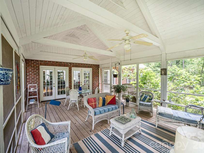 6889 Greedy Highway, Hickory, NC 28602.  MLS# CAR4388292, YatesRealty ID 29280. 