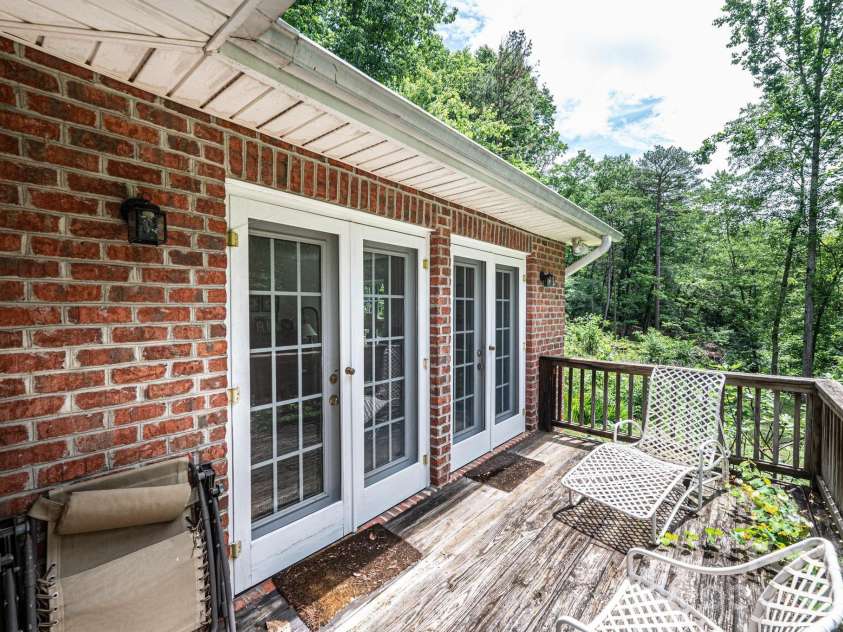 6889 Greedy Highway, Hickory, NC 28602.  MLS# CAR4388292, YatesRealty ID 29280. 
