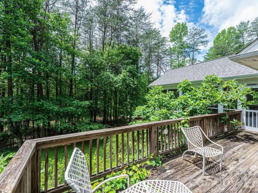 6889 Greedy Highway, Hickory, NC 28602.  MLS# CAR4388292, YatesRealty ID 29280. 