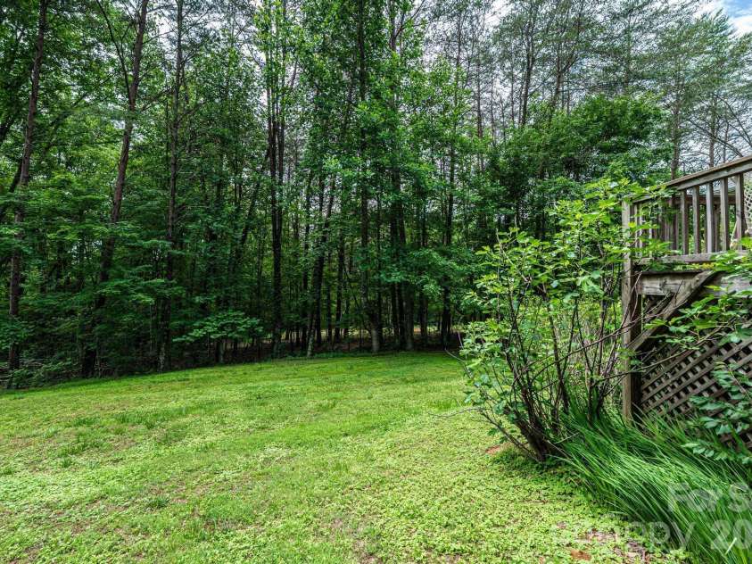 6889 Greedy Highway, Hickory, NC 28602.  MLS# CAR4388292, YatesRealty ID 29280. 