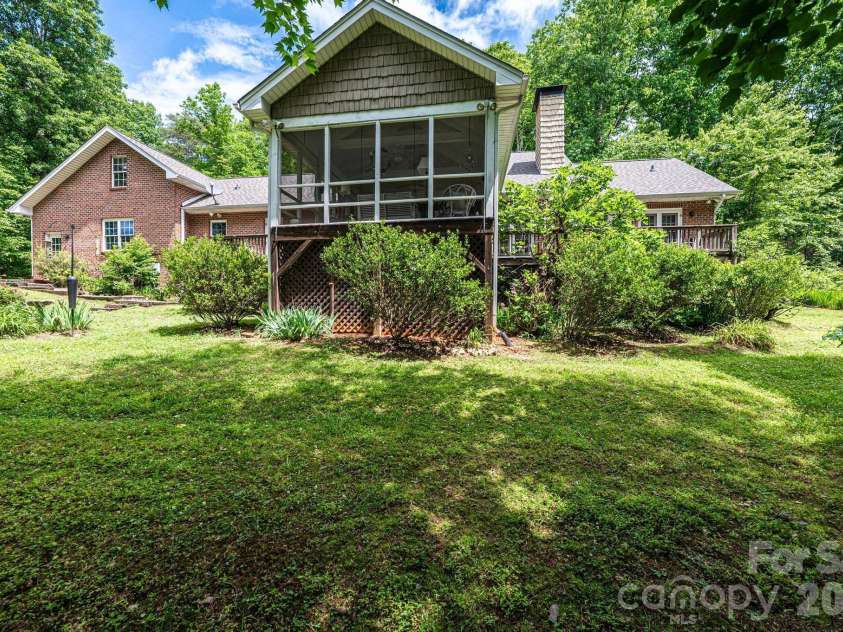6889 Greedy Highway, Hickory, NC 28602.  MLS# CAR4388292, YatesRealty ID 29280. 