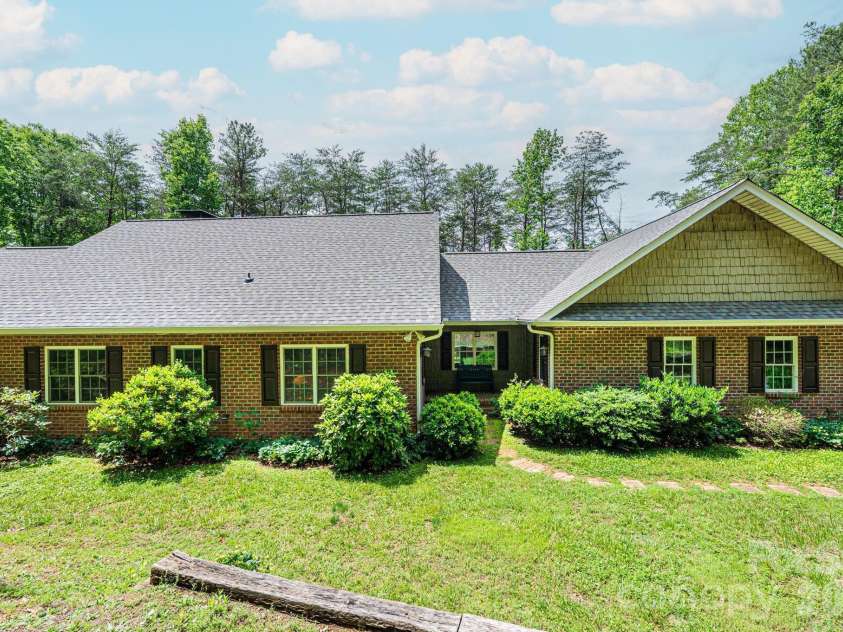 6889 Greedy Highway, Hickory, NC 28602.  MLS# CAR4388292, YatesRealty ID 29280. 