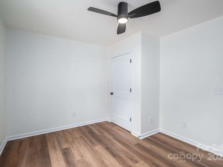1964 Noles Circle, Lincolnton, NC 28092.  MLS# CAR4285826, YatesRealty ID 29281. 3rd Bedroom