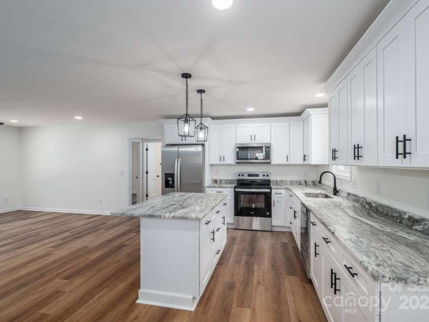 1964 Noles Circle, Lincolnton, NC 28092.  MLS# CAR4285826, YatesRealty ID 29281. 