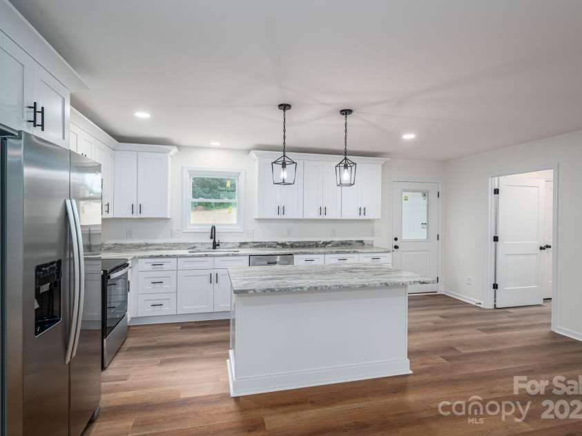 1964 Noles Circle, Lincolnton, NC 28092.  MLS# CAR4285826, YatesRealty ID 29281. 