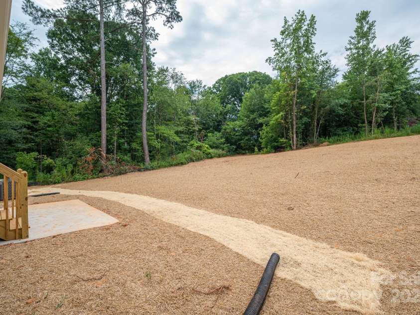 1964 Noles Circle, Lincolnton, NC 28092.  MLS# CAR4285826, YatesRealty ID 29281. 