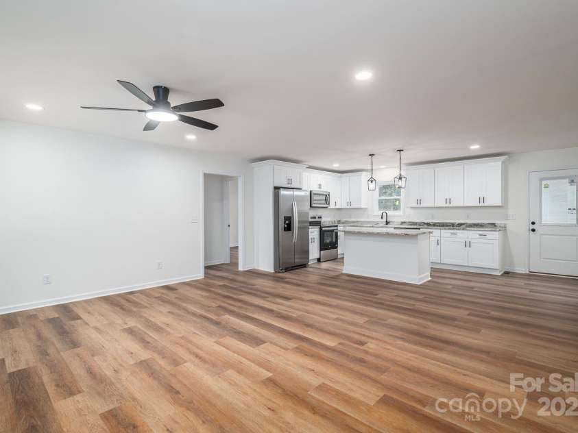 1964 Noles Circle, Lincolnton, NC 28092.  MLS# CAR4285826, YatesRealty ID 29281. Open Concept kitchen and living area