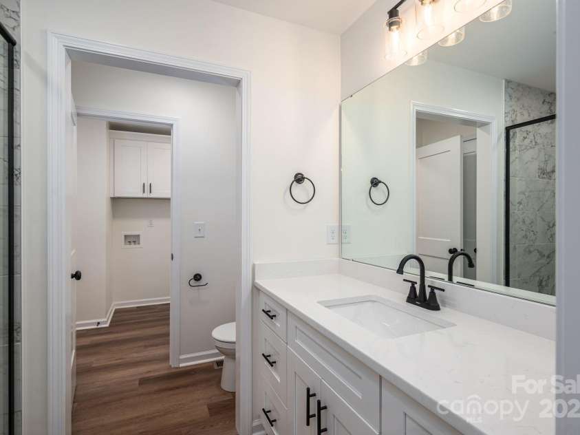 1964 Noles Circle, Lincolnton, NC 28092.  MLS# CAR4285826, YatesRealty ID 29281. Primary Bath