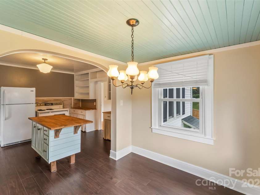 497 Ridge Road, Marion, NC 28752.  MLS# CAR4284574, YatesRealty ID 29282. 