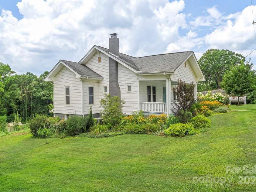 497 Ridge Road, Marion, NC 28752.  MLS# CAR4284574, YatesRealty ID 29282. 