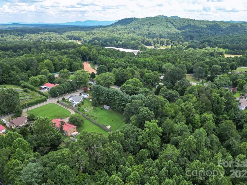 497 Ridge Road, Marion, NC 28752.  MLS# CAR4284574, YatesRealty ID 29282. 