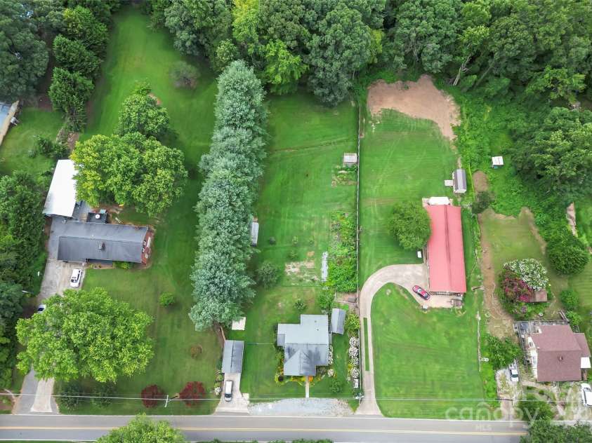 497 Ridge Road, Marion, NC 28752.  MLS# CAR4284574, YatesRealty ID 29282. 